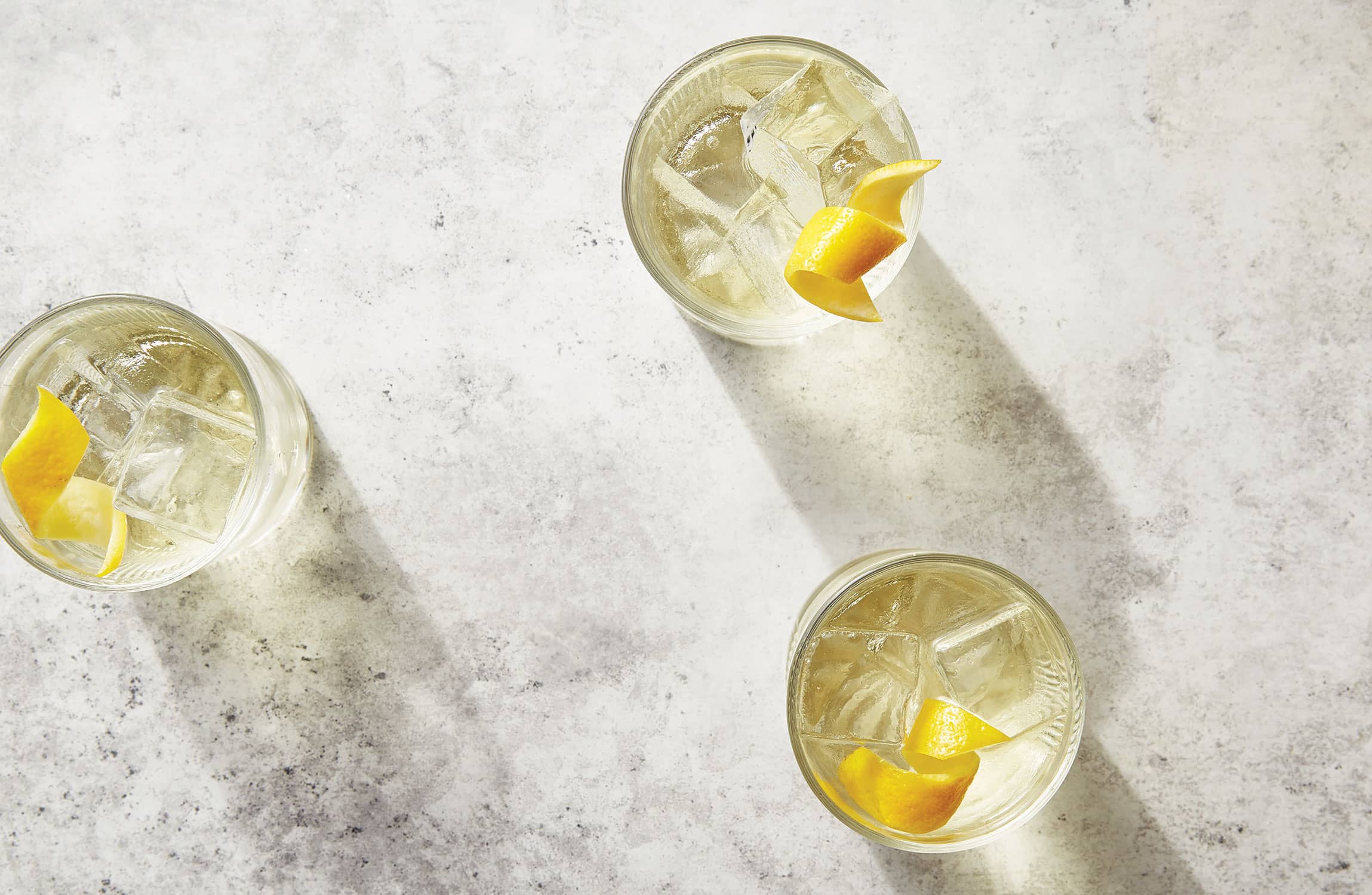 洋書 cocktails Amazon.com : Thoughtfully Cocktails, Global Cocktail Mixer